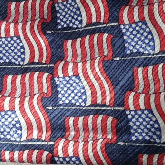 Vintage Imported Silk Tie, American Flag. - Picture 7 of 7